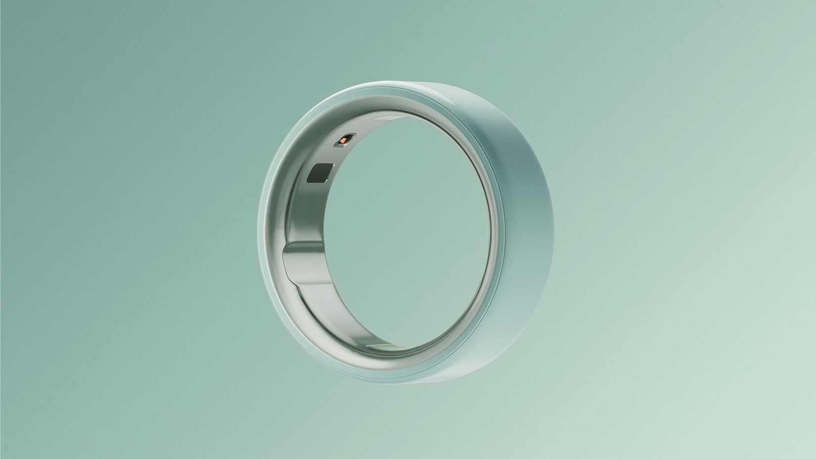 The Oura Ring 4 Ceramic in Tide