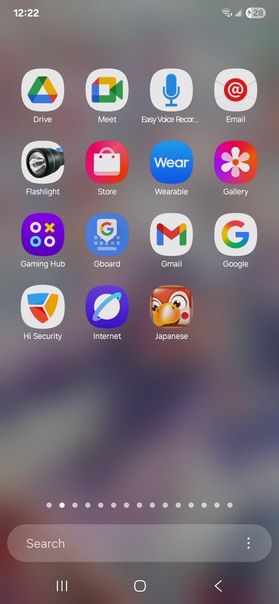 Showing a list of apps on the Samsung app screen on an S25+