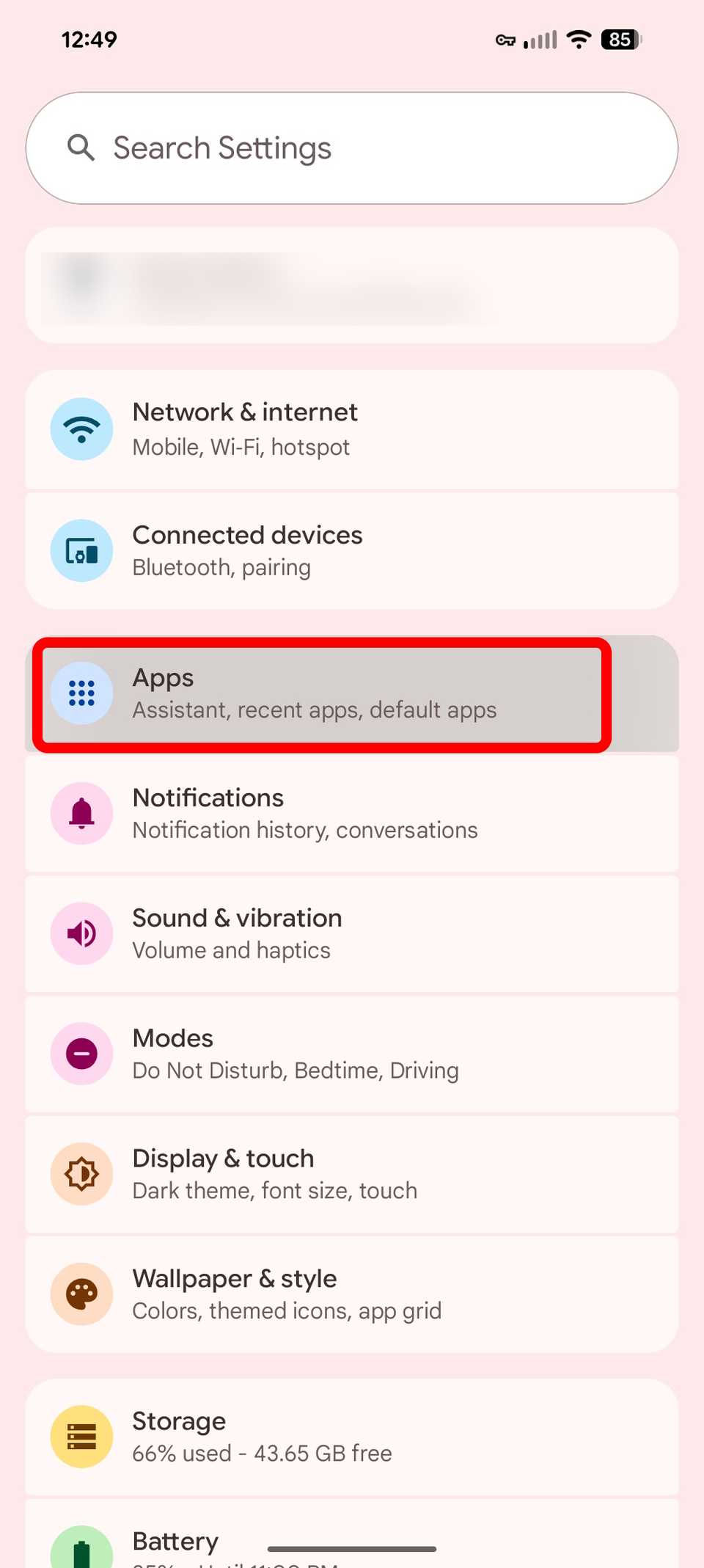 كيفية العودة إلى الإصدار الأقدم من التطبيق على Android 2 مخطط مستطيل أحمر يسلط الضوء على التطبيقات في إعدادات Android 16