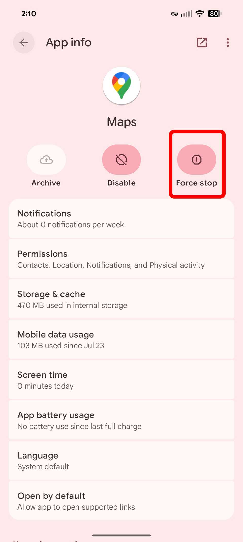 كيفية العودة إلى الإصدار الأقدم من التطبيق على Android 7 مخطط مستطيل أحمر يسلط الضوء على خيار فرض الإيقاف لأحد التطبيقات في معلومات التطبيق على Android 16