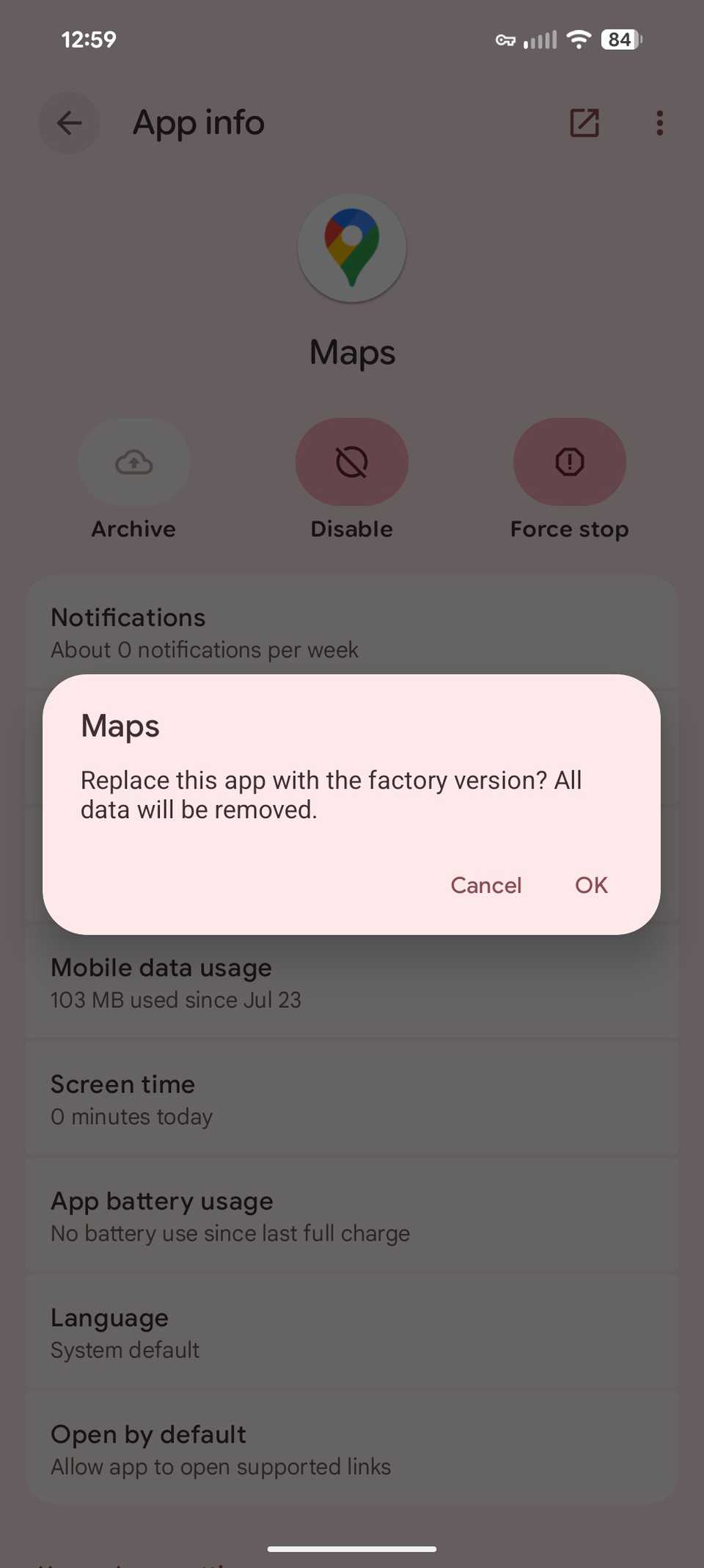 كيفية العودة إلى الإصدار الأقدم من التطبيق على Android 9 نافذة منبثقة لطلب استبدال هذا التطبيق بإصدار العامل مع تحذير بأنه ستتم إزالة جميع البيانات عند تحديد إلغاء تثبيت التحديثات لأحد التطبيقات على Android 16