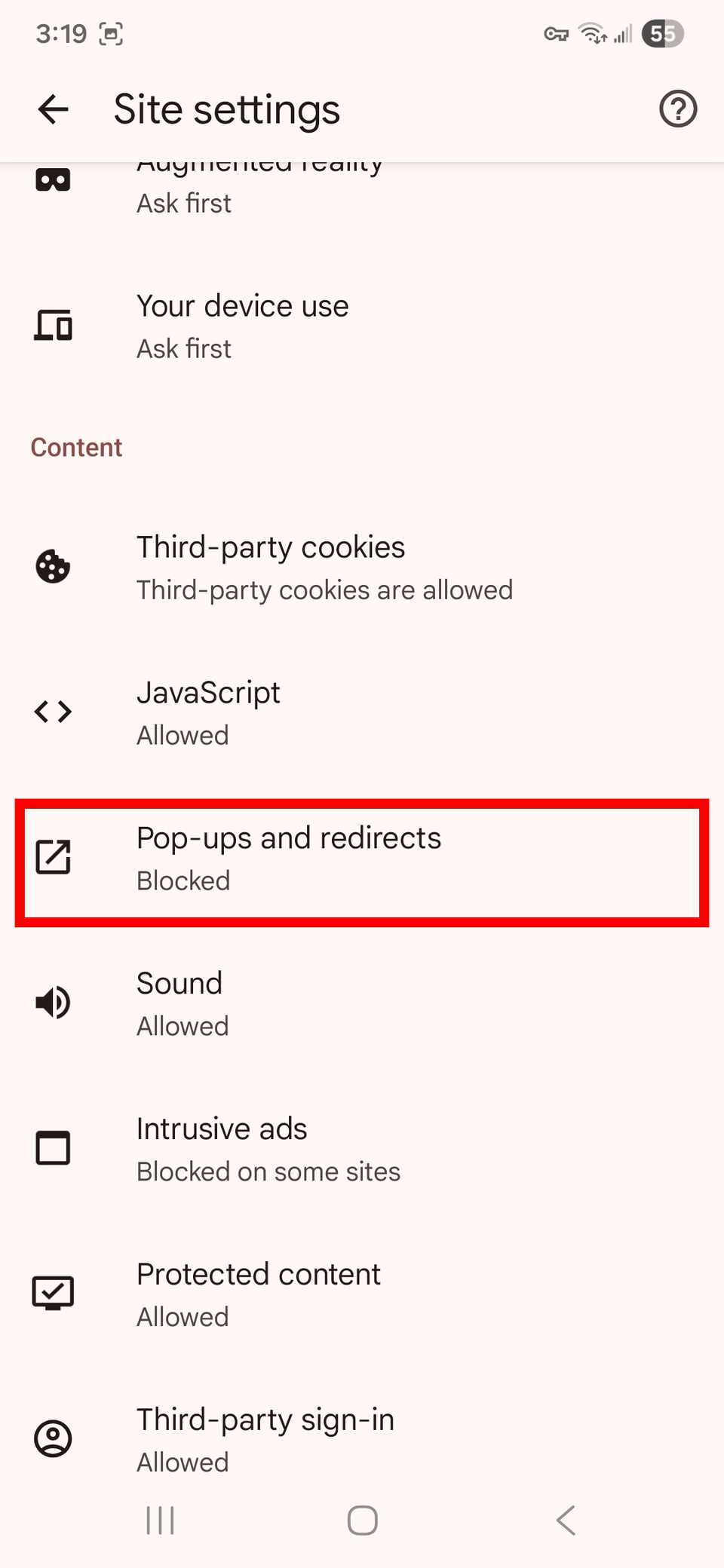 كيفية منع الإعلانات على هاتفك أو جهازك اللوحي الذي يعمل بنظام Android 3 مخطط مستطيل أحمر يبرز النوافذ المنبثقة وعمليات إعادة التوجيه ضمن المحتوى في إعدادات الموقع في تطبيق Chrome
