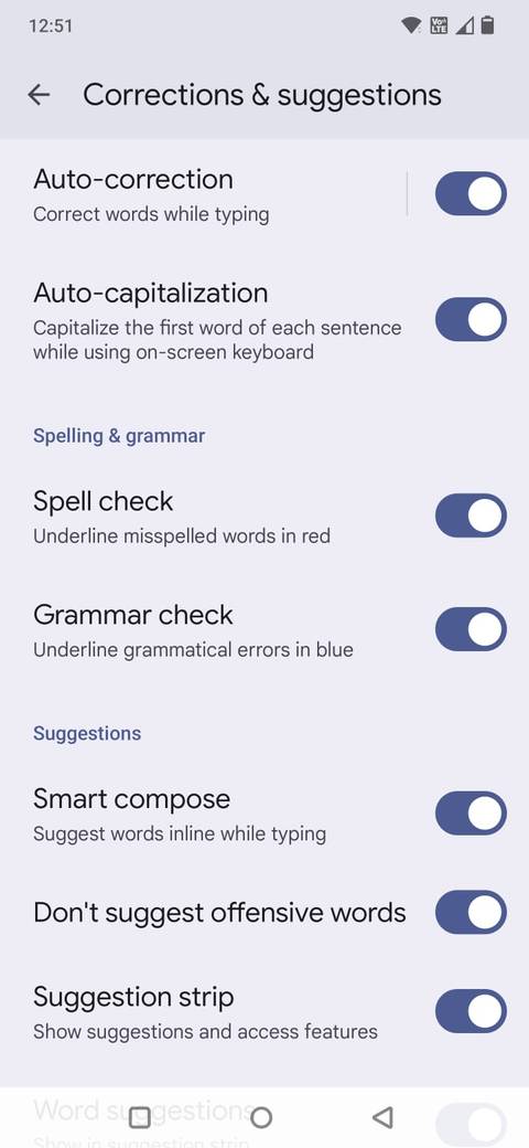 لقد توقفت أخيرًا عن ارتكاب الأخطاء المطبعية باستخدام ميزات Gboard التي تم الاستخفاف بها 2 لقطة شاشة تعرض قائمة التصحيحات والاقتراحات في Gboard