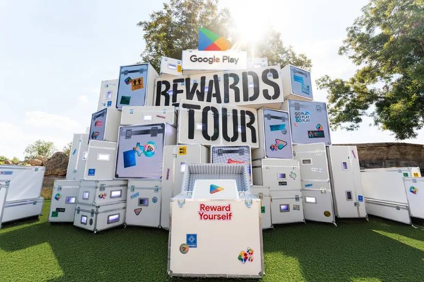 Google Play ACL pop up with road cases stacked