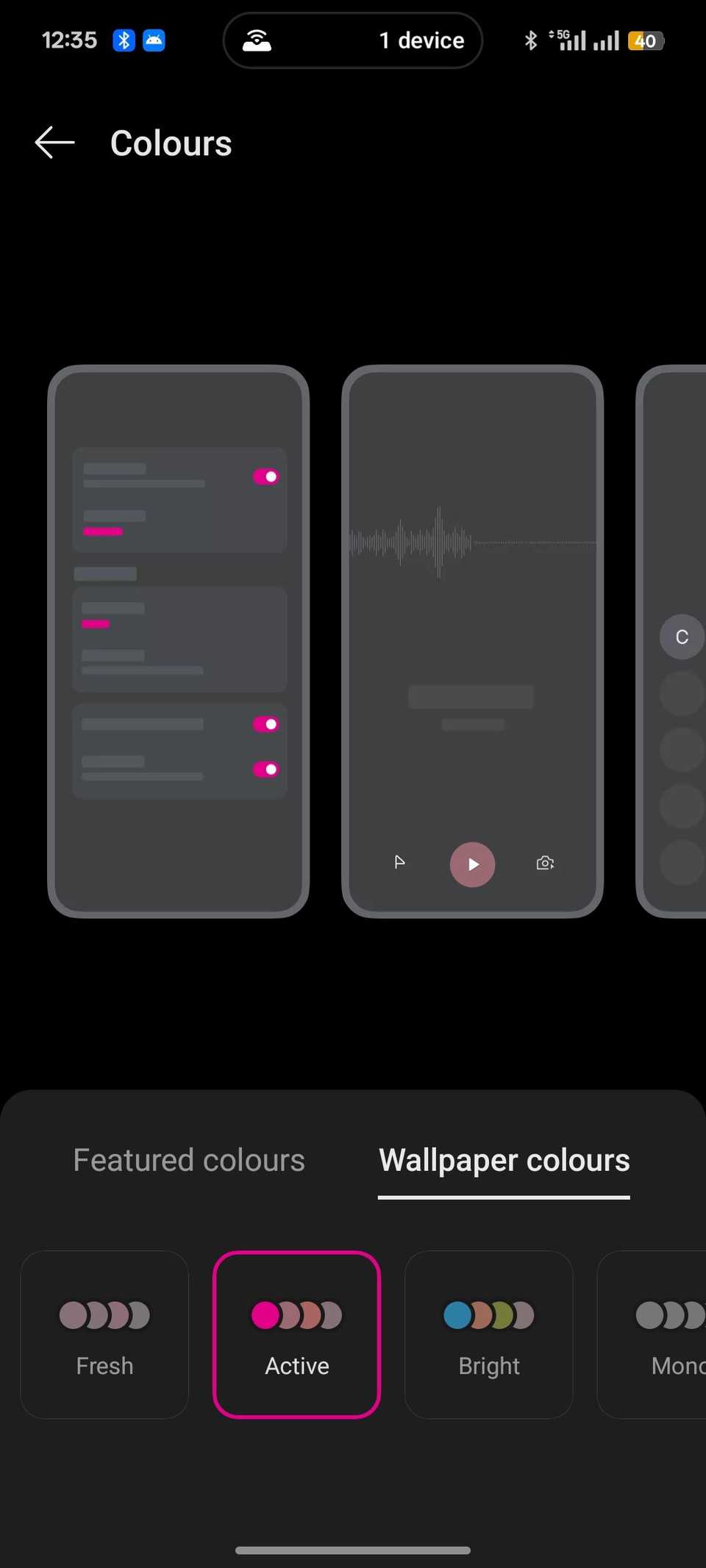 قائمة تعرض خيارات مجموعة ألوان مختلفة لموضوع نظام هاتف Android