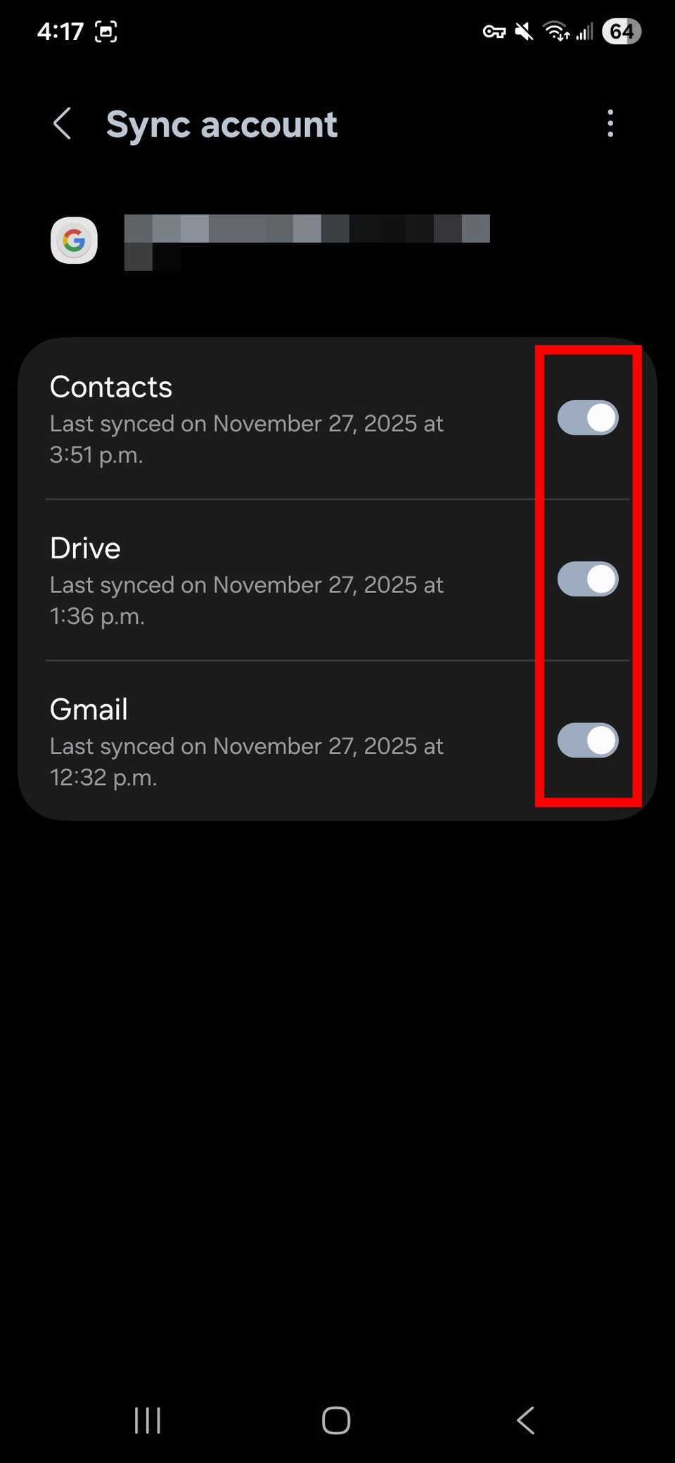 تظهر قائمة مفاتيح التبديل بجوار تطبيقات Google المختلفة على جهاز Android لخيارات المزامنة