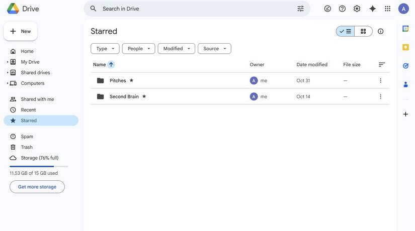Captura de tela mostrando pastas marcadas com estrela no Google Drive