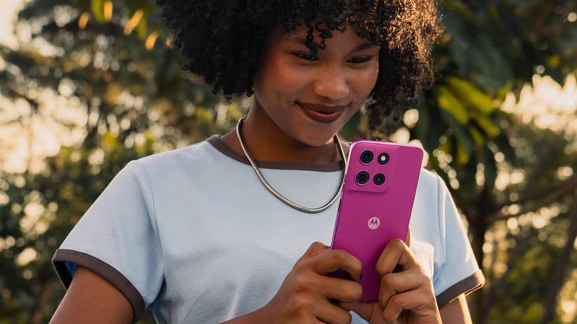 The Moto G Play being used outdoors.