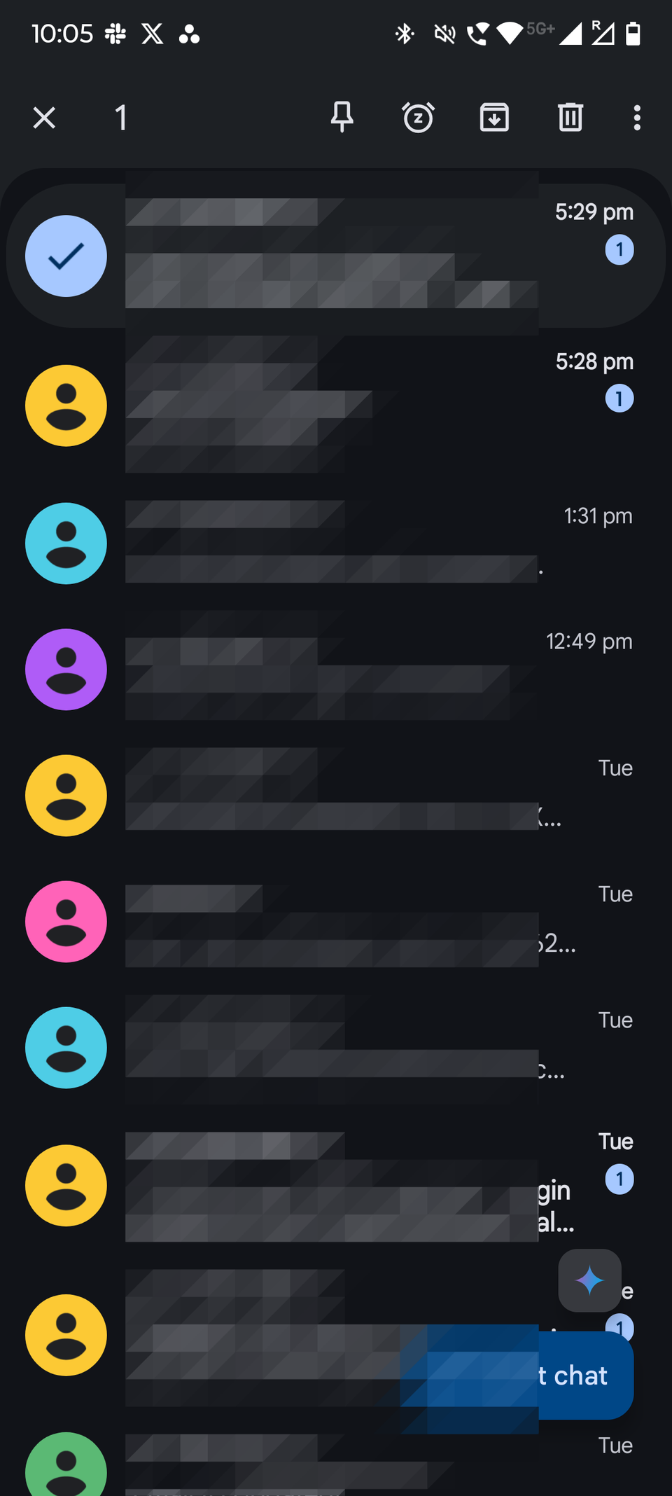 لقطة شاشة تعرض ميزة تثبيت الرسائل في تطبيق رسائل Google