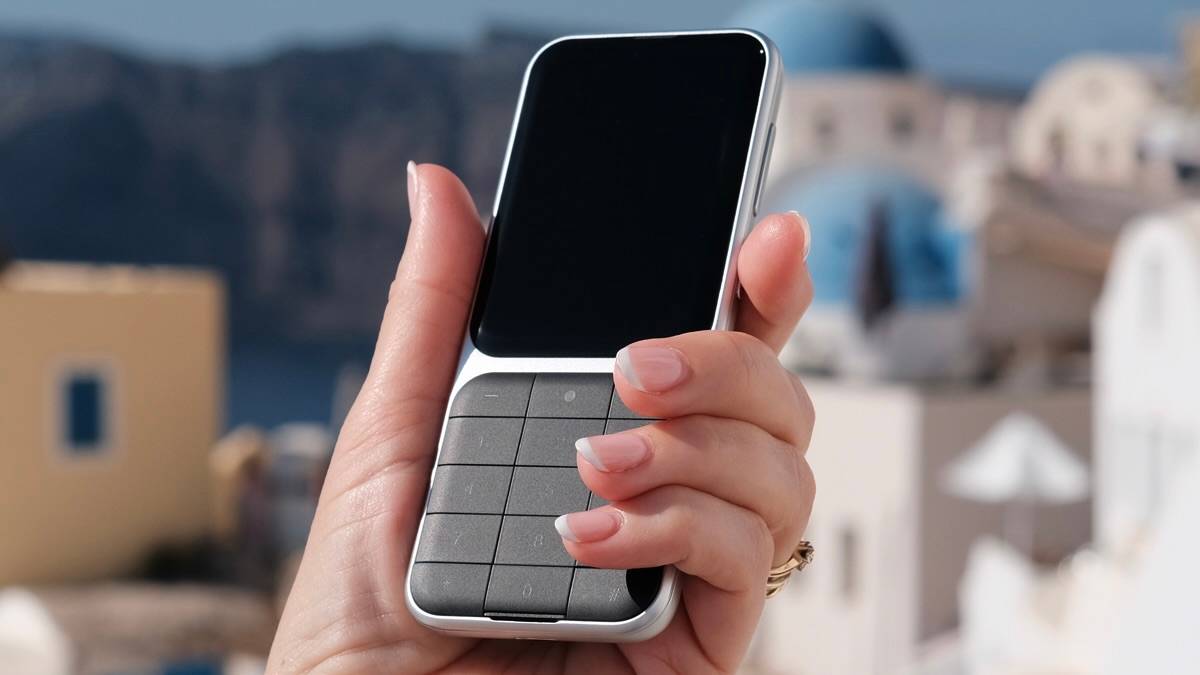 Quirky indie phone is a modular Nokia/iPod hybrid, and proof there’s still some fun in mobile tech Quirky indie phone is a modular Nokia/iPod hybrid, and proof there’s still some fun in mobile tech