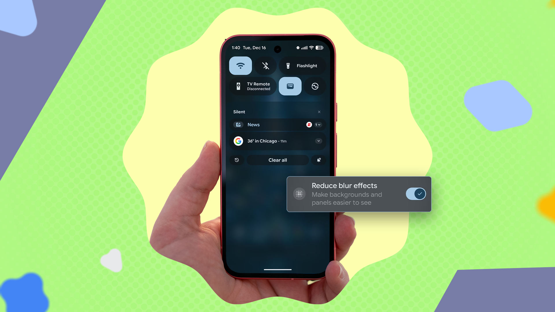 Una mano che tiene uno smartphone Google Pixel che mostra il menu Impostazioni rapide, con l'interruttore mobile in sovrapposizione 