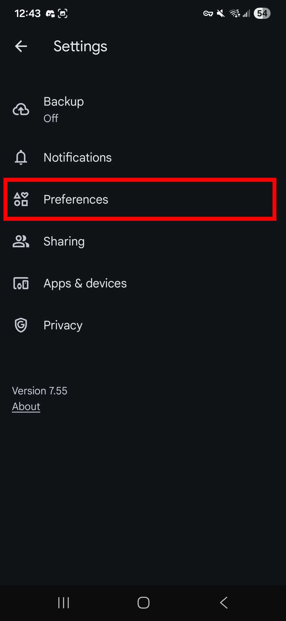 Contorno del rettangolo rosso che evidenzia le Preferenze nelle impostazioni di Google Foto