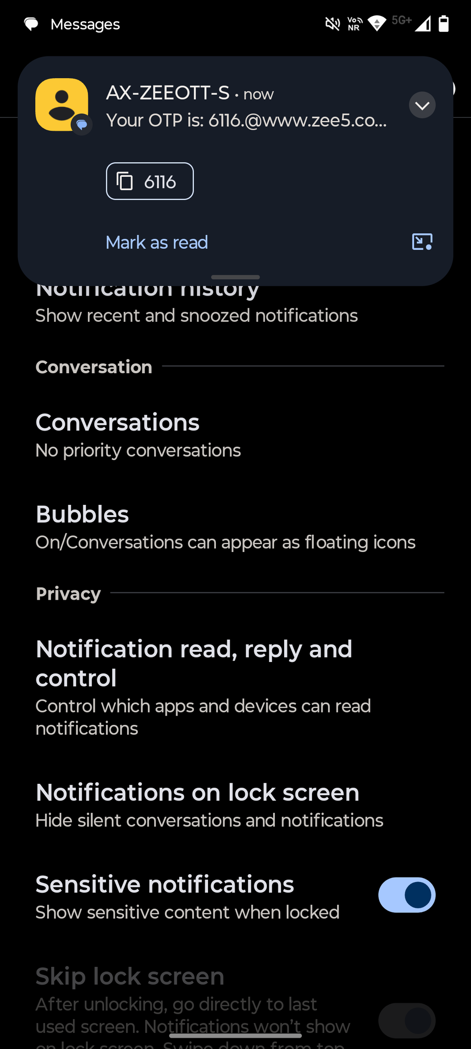 لقطة شاشة تعرض كلمة مرور لمرة واحدة (OTP) في معاينة إشعارات رسائل Google