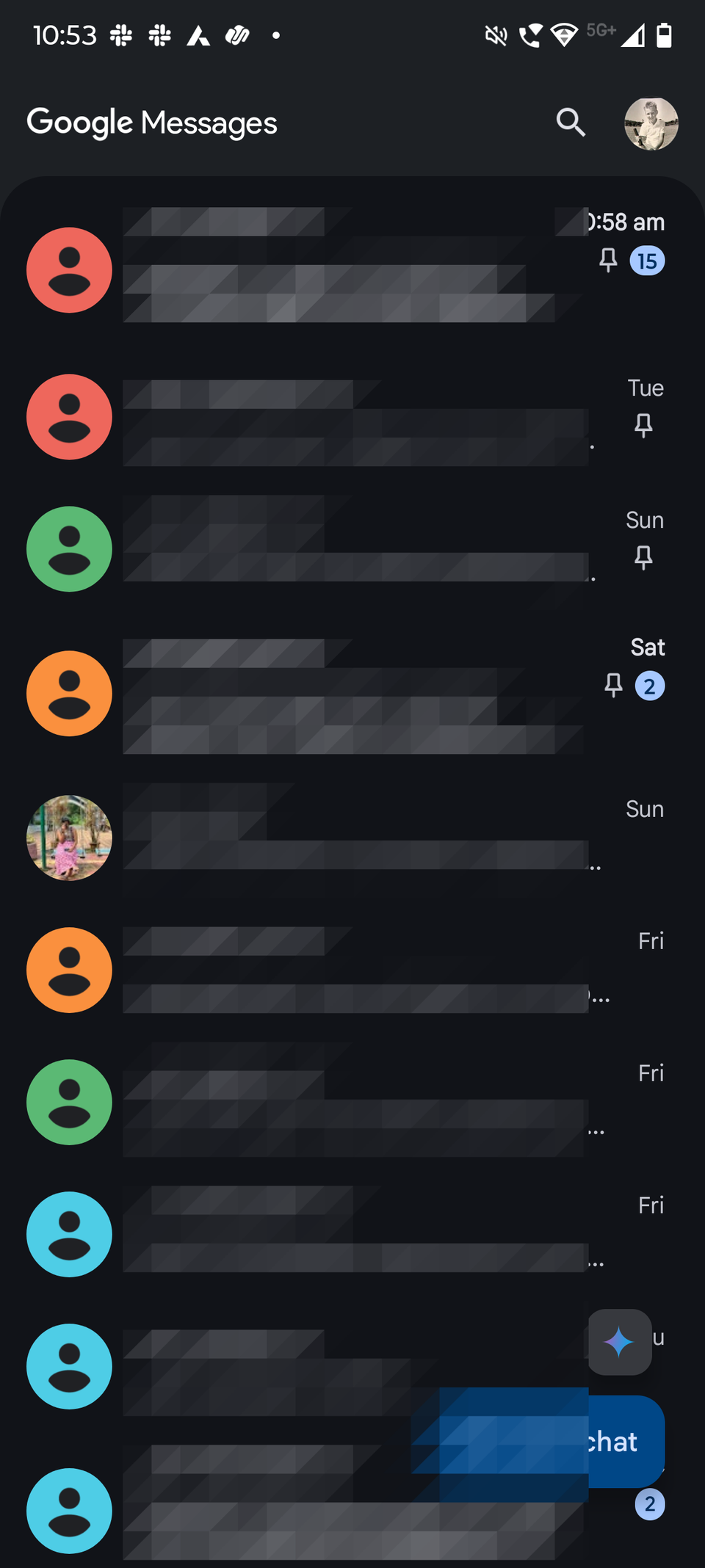 Screenshot che mostra le conversazioni appuntate nell'app Google Messaggi