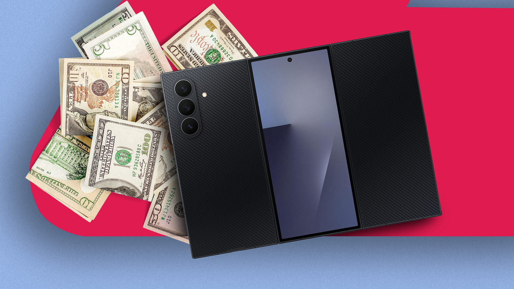 Un Galaxy Z TriFold adagiato accanto a una pila sparpagliata di banconote in dollari statunitensi