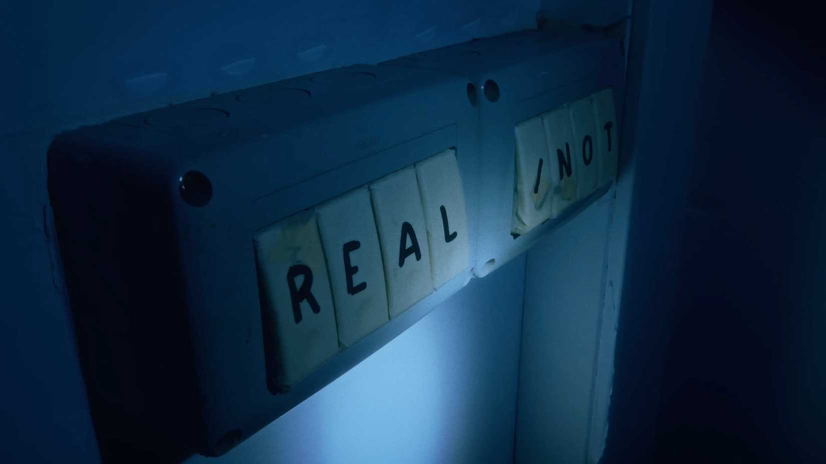 Uma captura de tela tirada do videoclipe XO, My Cyberlove