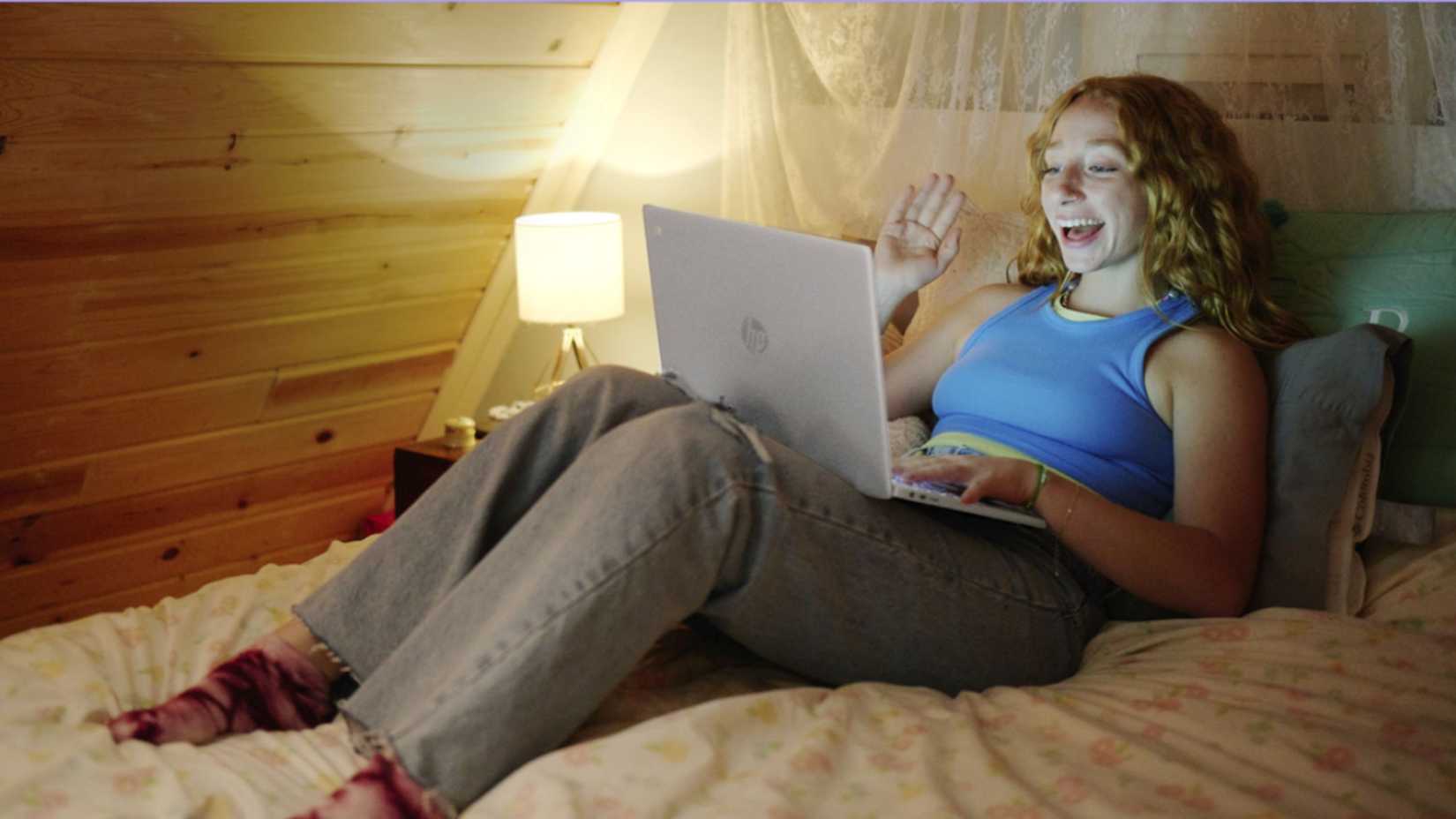 Pessoa usando HP Chromebook 15a