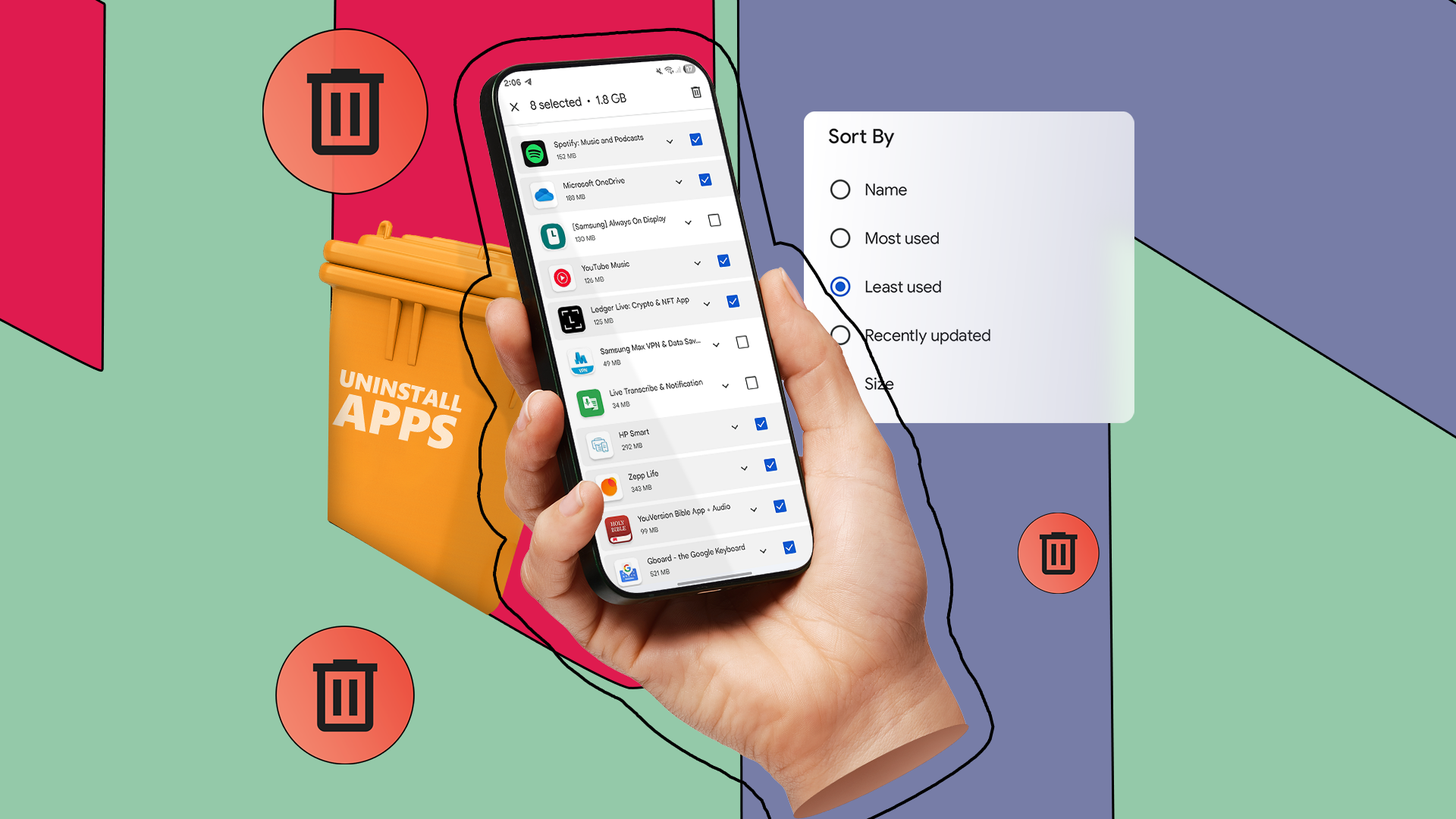 Una mano che tiene uno smartphone che mostra un elenco di app selezionate per l'eliminazione, con un menu di ordinamento impostato su 