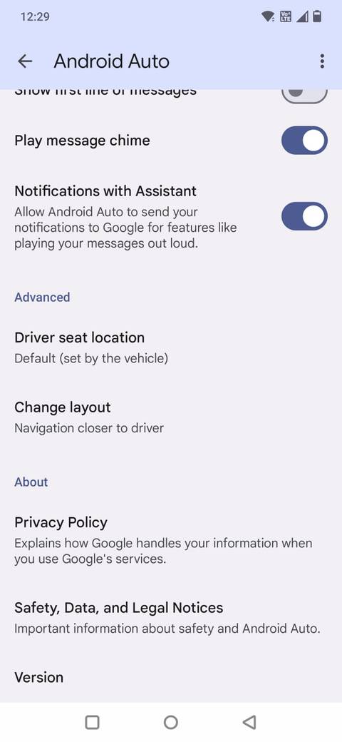 Screenshot che mostra l'opzione Versione nelle impostazioni di Android Auto