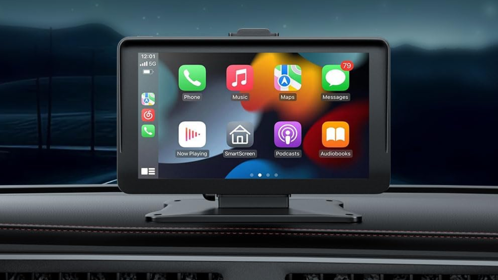 Schermata Android Auto sul cruscotto dell'auto 