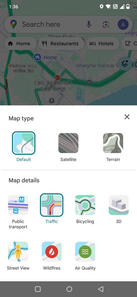 Screenshot che evidenzia il livello Traffico in Google Maps