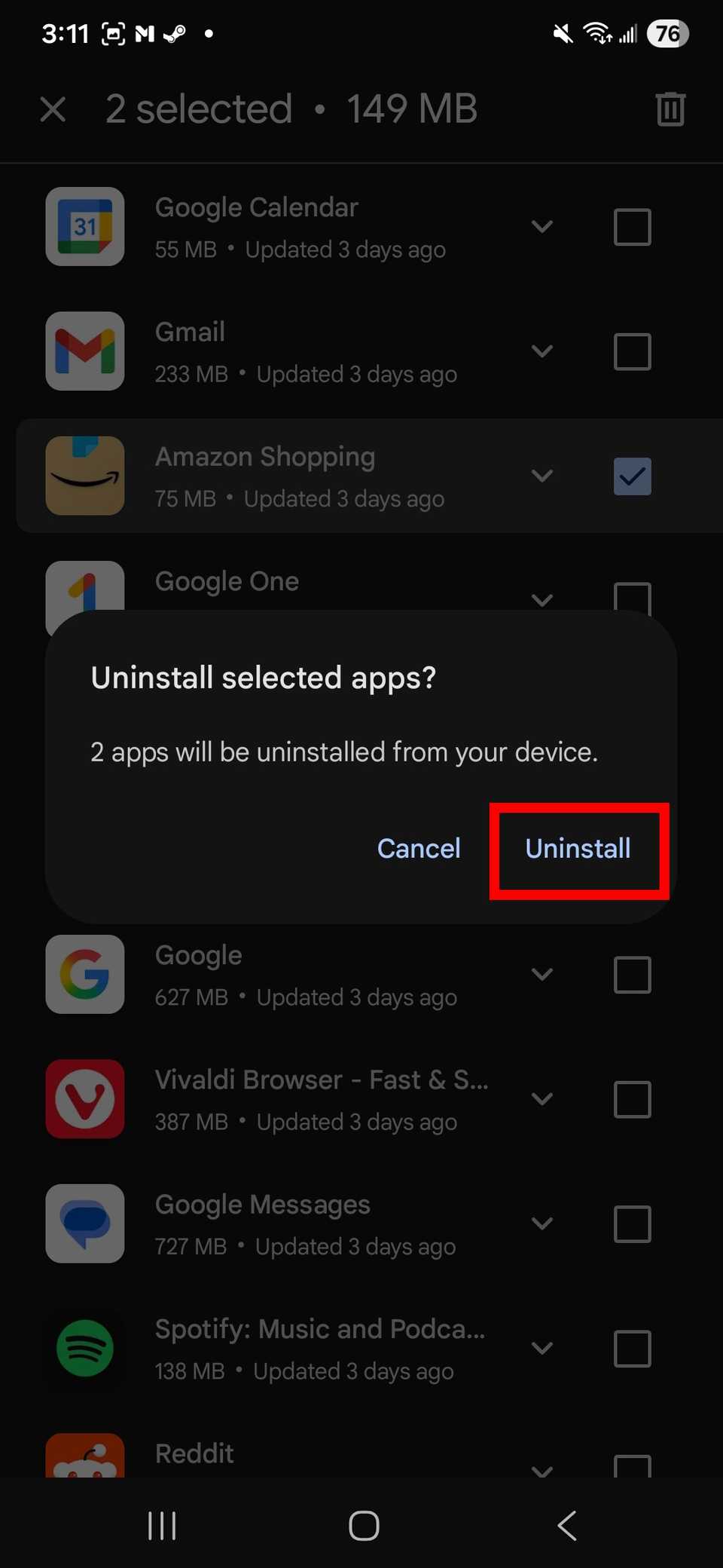 Evidenziazione del contorno del rettangolo rosso Disinstalla le app selezionate nel Play Store