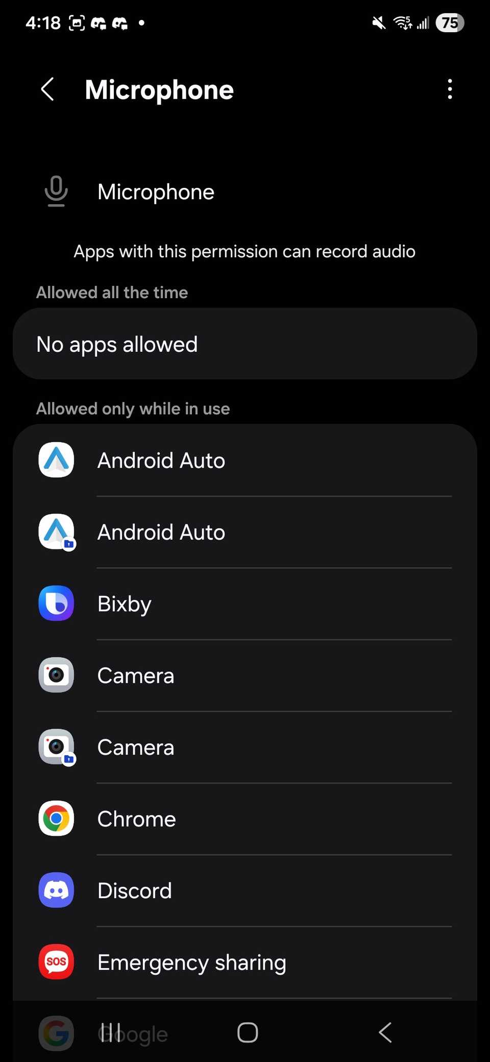 Un elenco di app con livelli di autorizzazione del microfono su un Samsung Galaxy