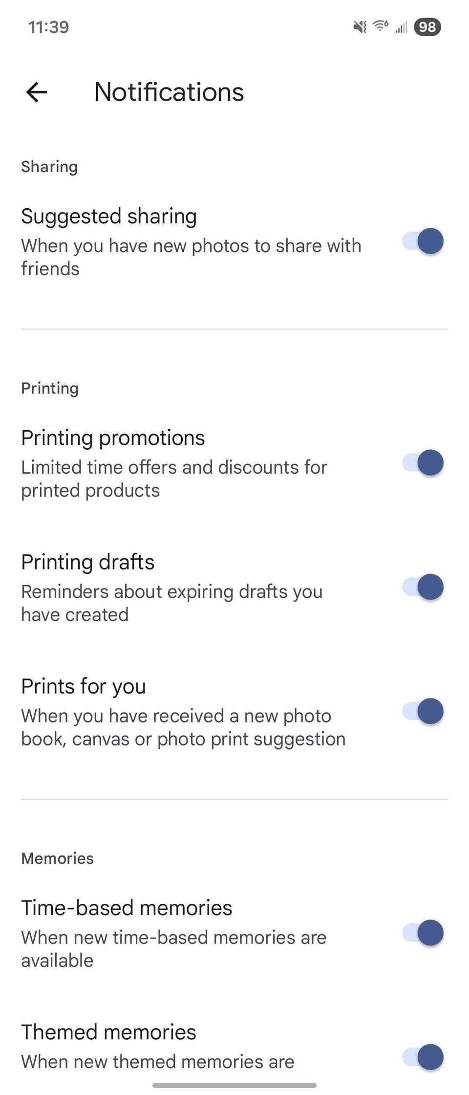 Impostazioni di notifica di Google Foto che mostrano le opzioni di condivisione, stampa e ricordi