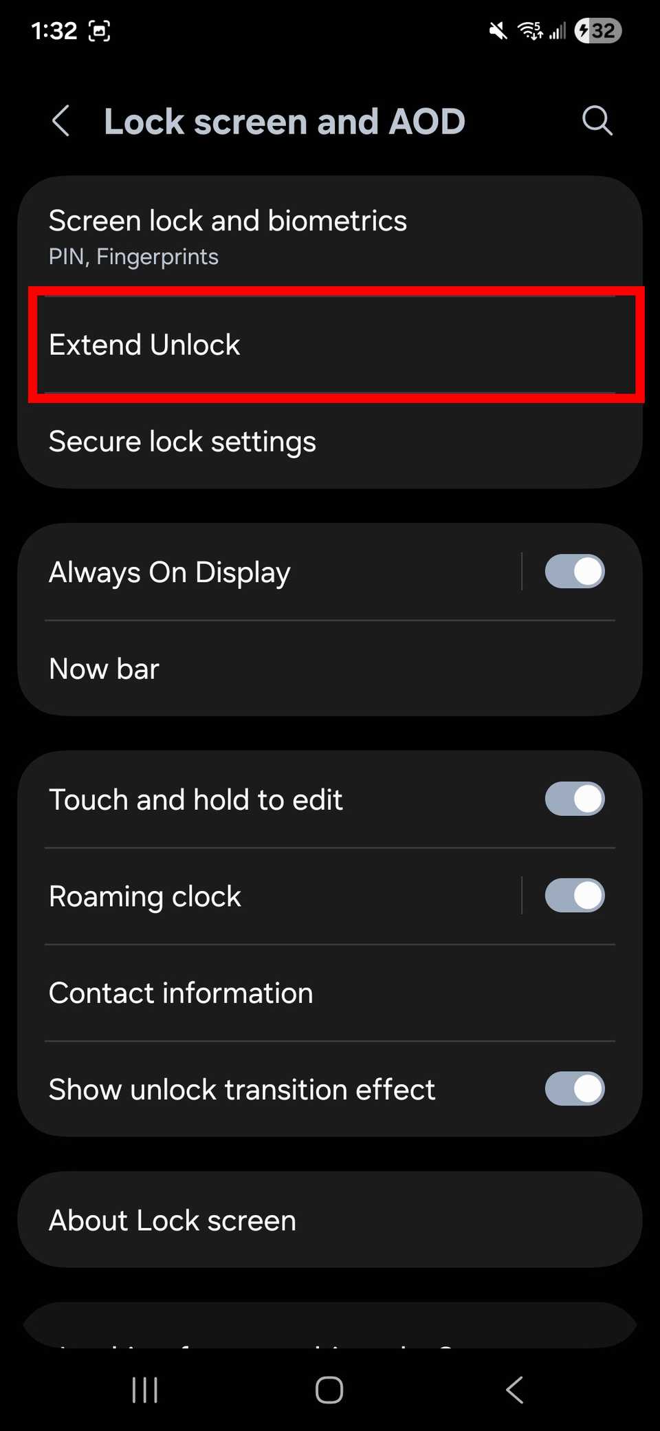Extend unlock in lock screen and AOD with extend unlock option highlighted on One UI 8