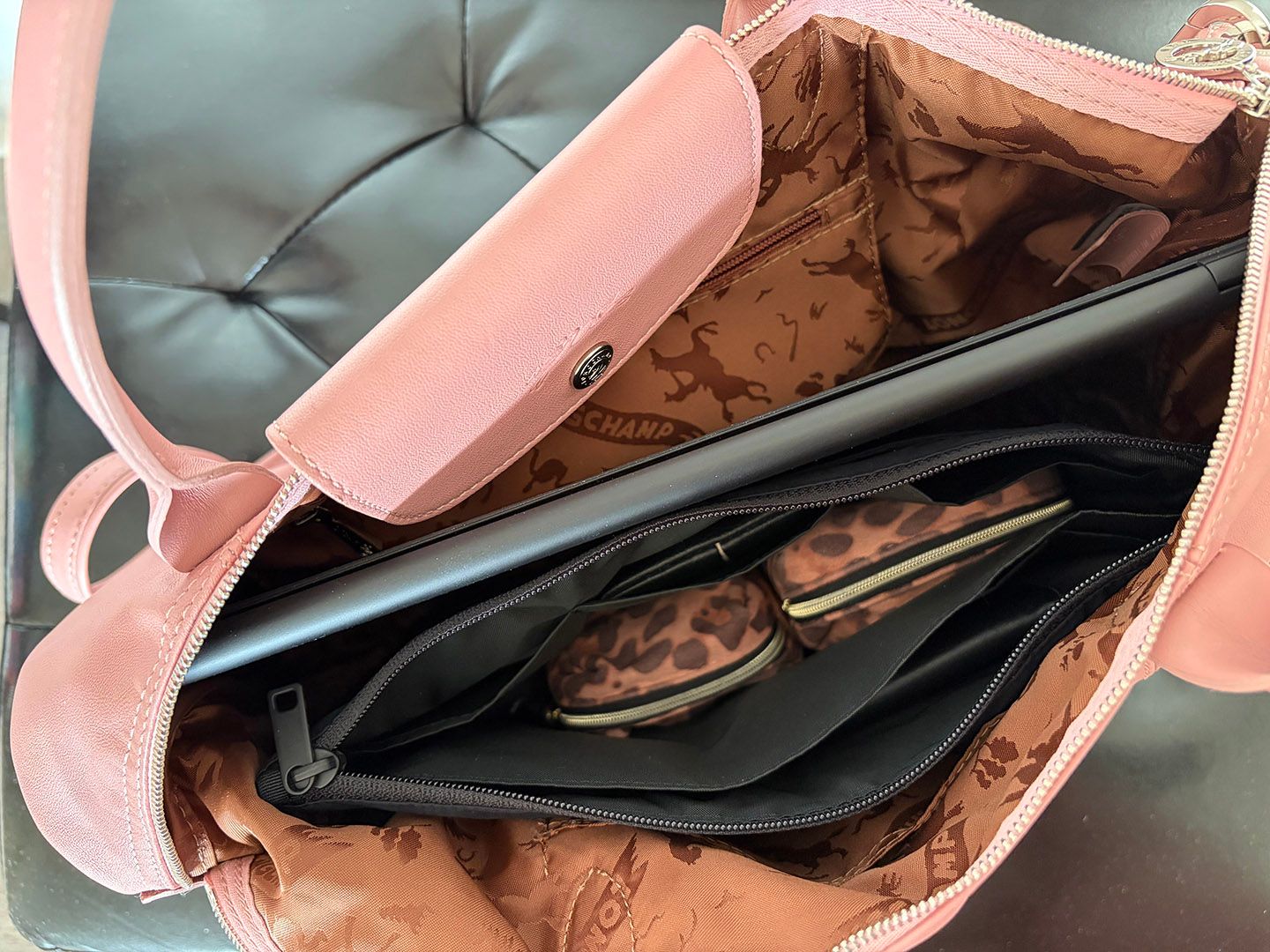 Pixelbook Go in a pink bag