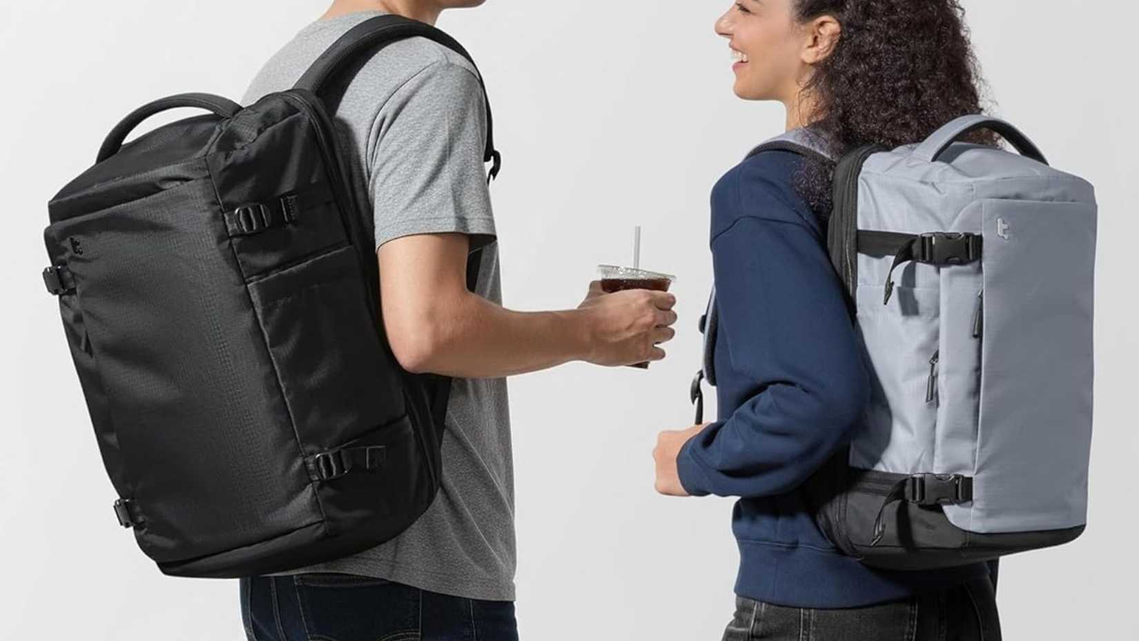 people using tomtoc Travel Backpack 28L