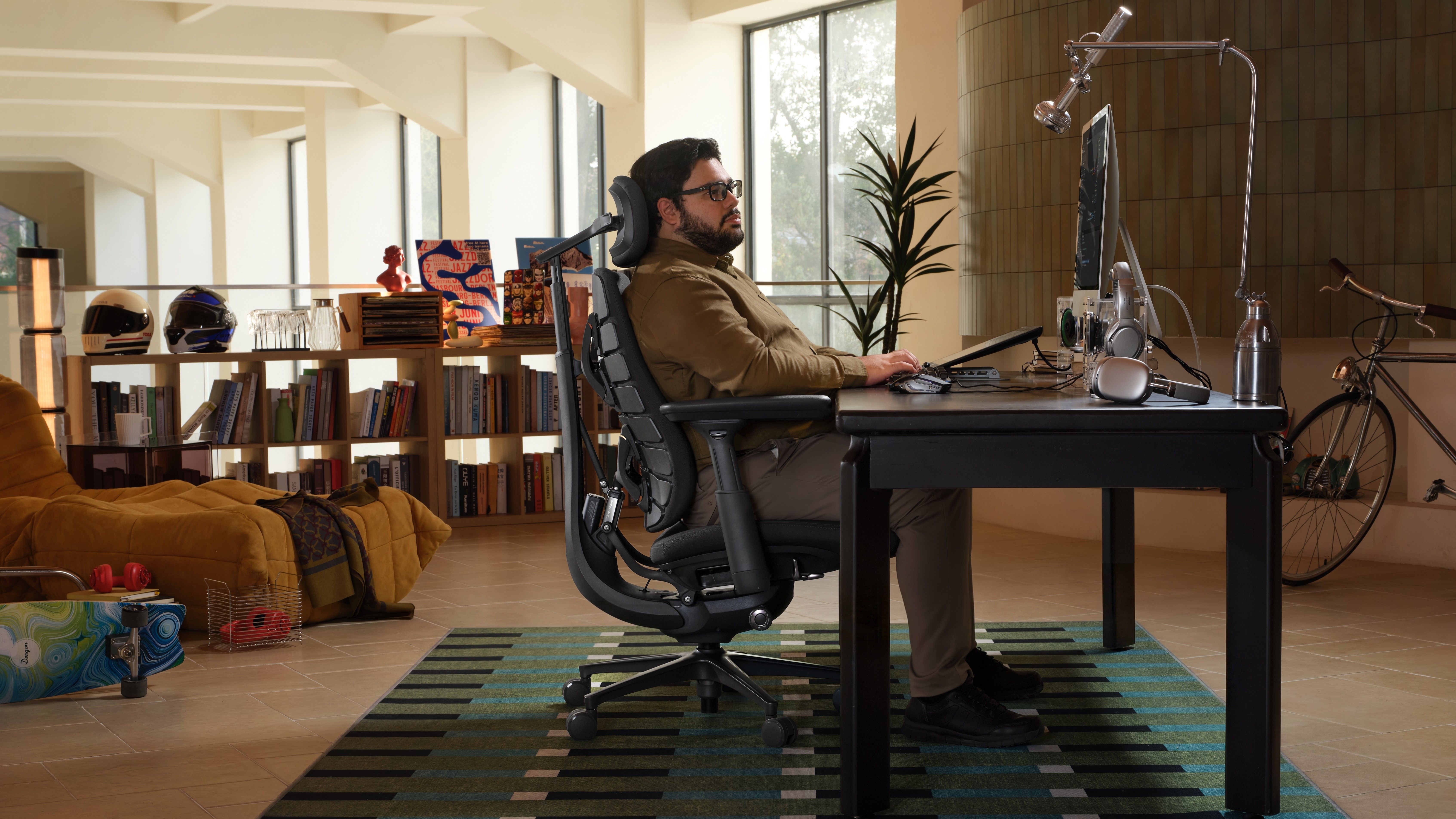 LiberNovo offers more support with its ergonomic Maxis office chair
