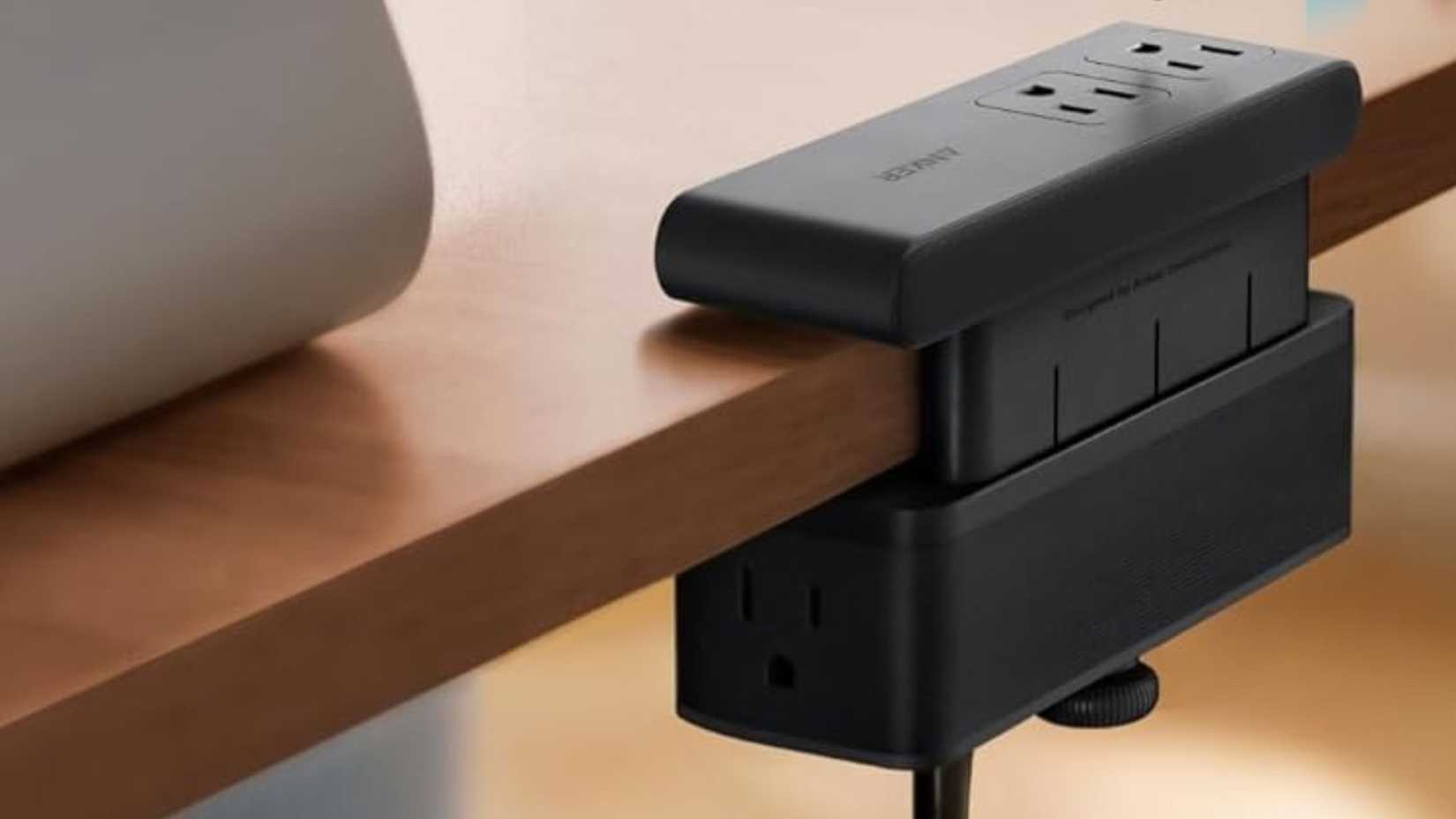  Anker Nano Power Strip on the desk