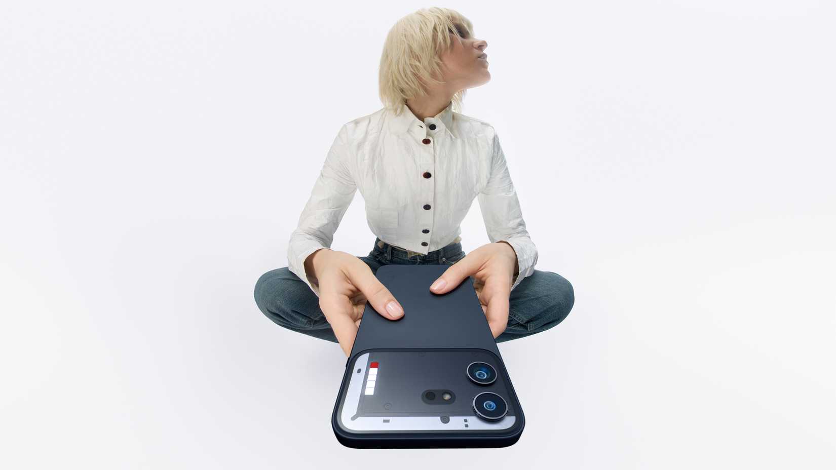 Uma imagem promocional do Nothing Phone (4b)