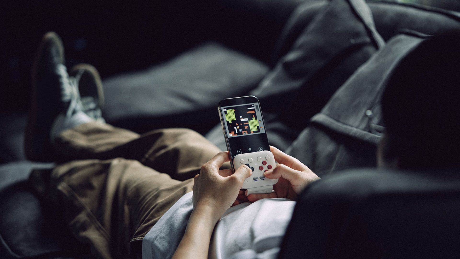 The 8BitDo FlipPad turns your Android phone into a Game Boy