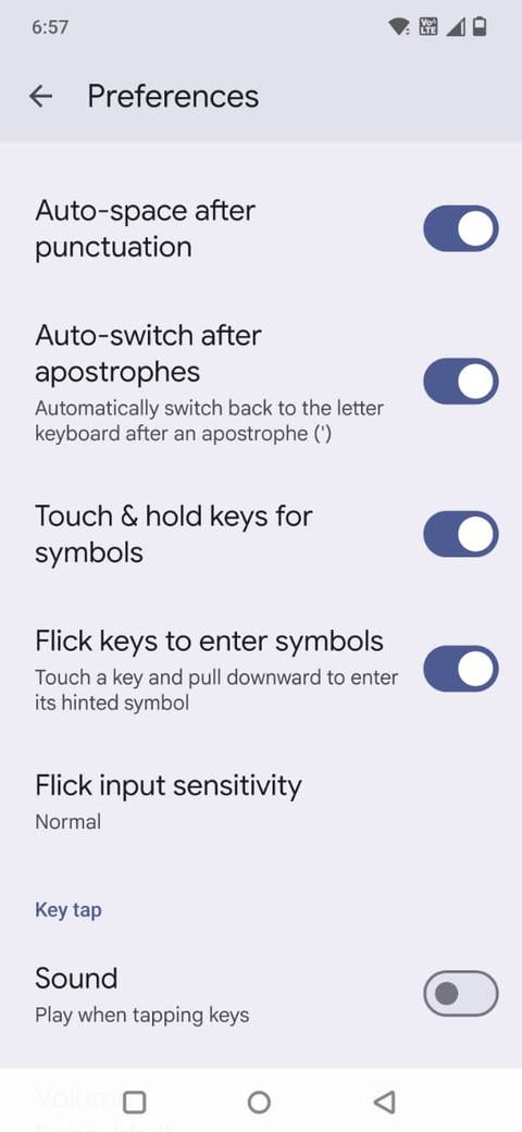 Screenshot showing the option auto space after punctuation in Gboard