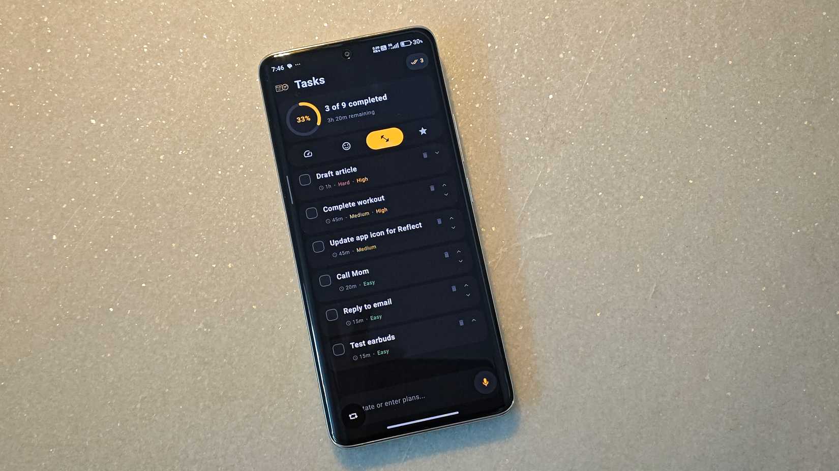 Интерфейс приложения для задач на экране Android-смартфона