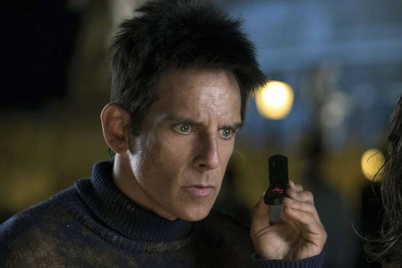 Derrek Zoolander using his tiny phone