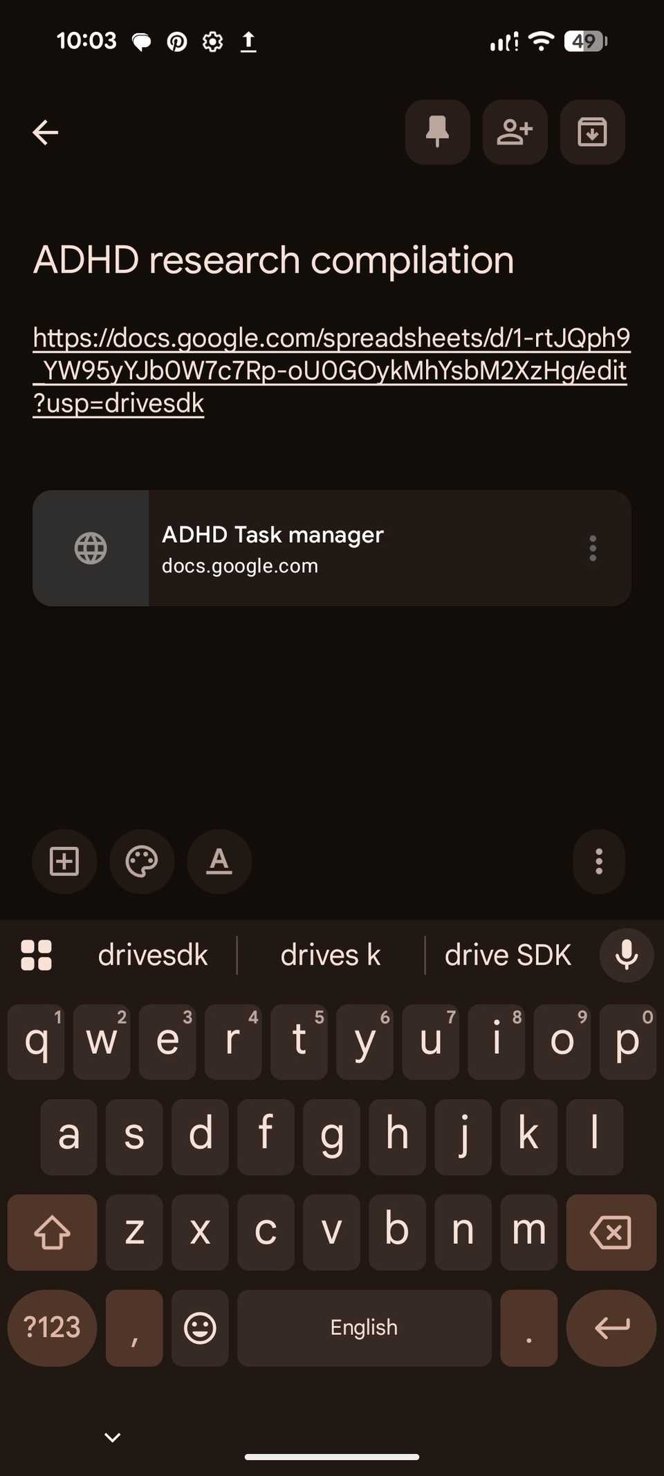 Интерфейс Google Keep с заметками разных цветов