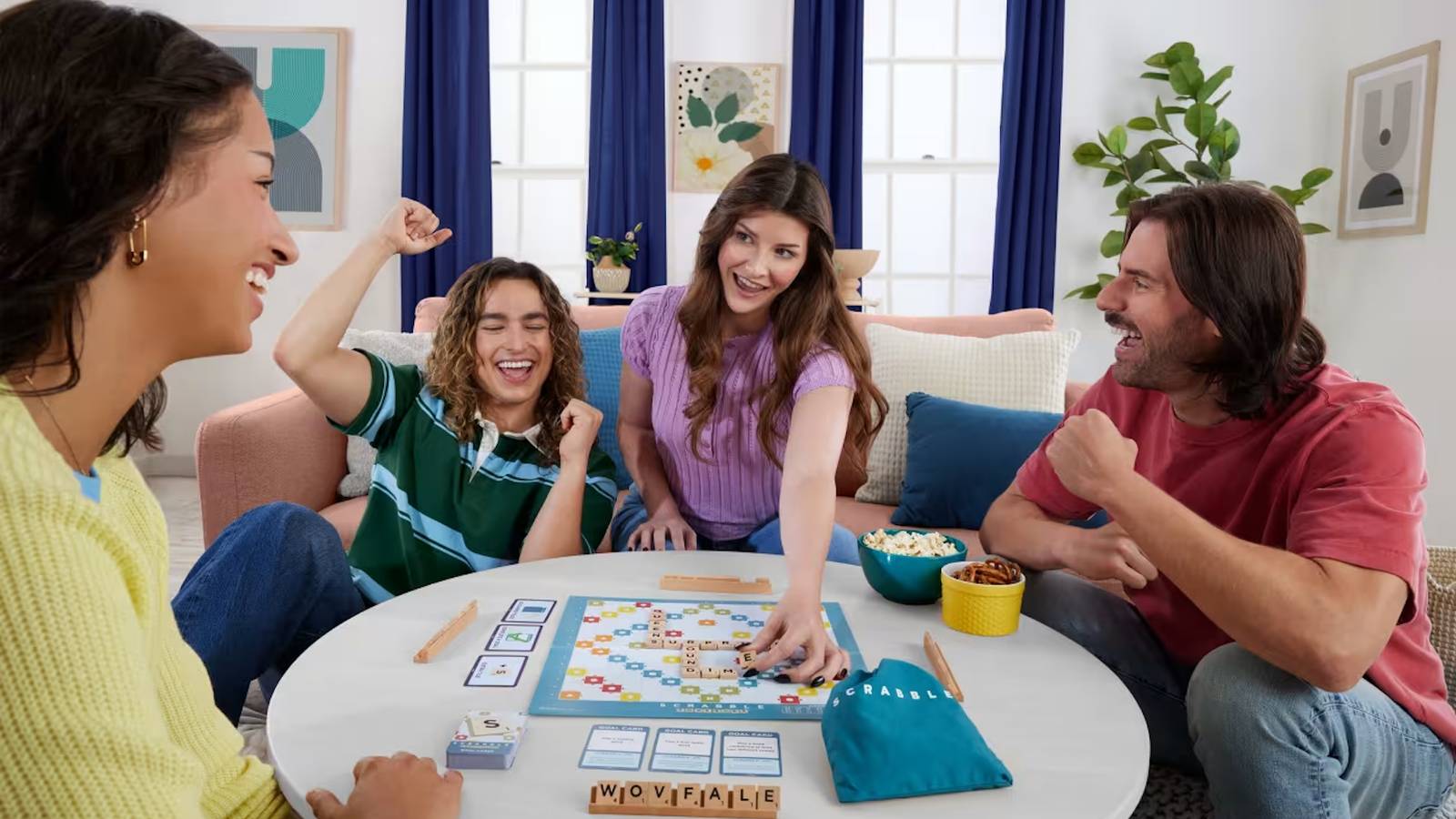 Почему лучшие игроки в Scrabble все еще превосходят современные системы ИИ Люди играют в настольную игру Scrabble
