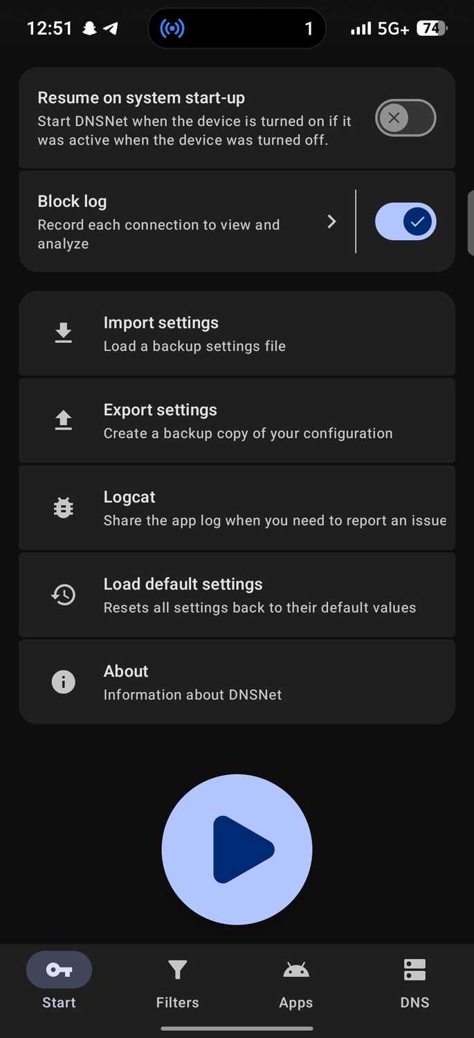 DNSNet Start tab showing startup toggles and main activation button