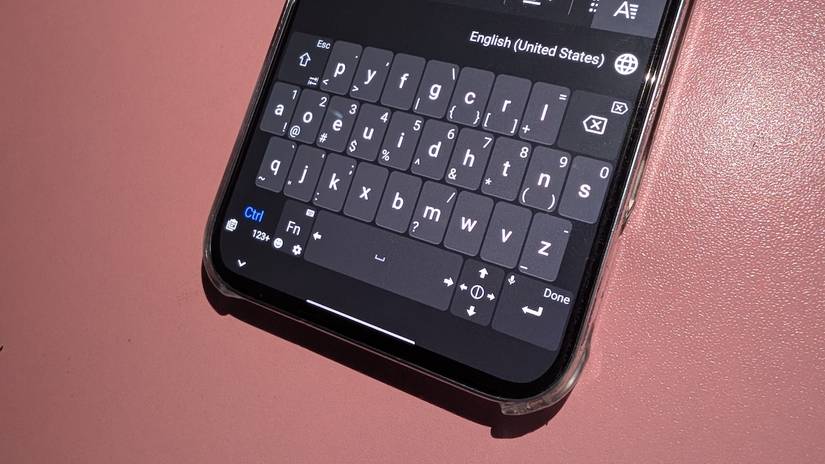 Close up view of Unexpected Keyboard using Dvorak layout