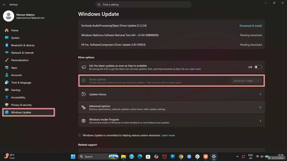Windows update settings with 'Pause updates' highlighted.