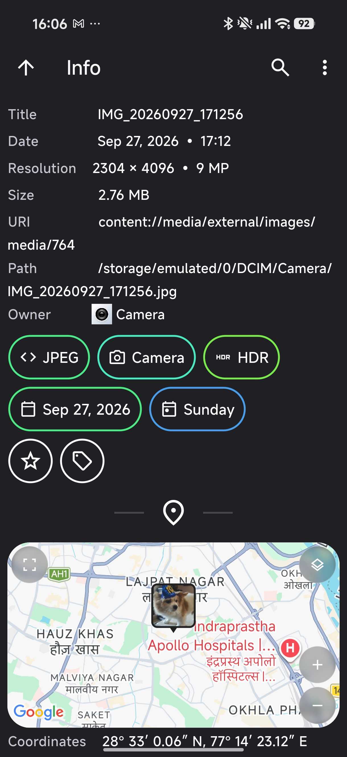 Metadata information for an image in Aves Gallery