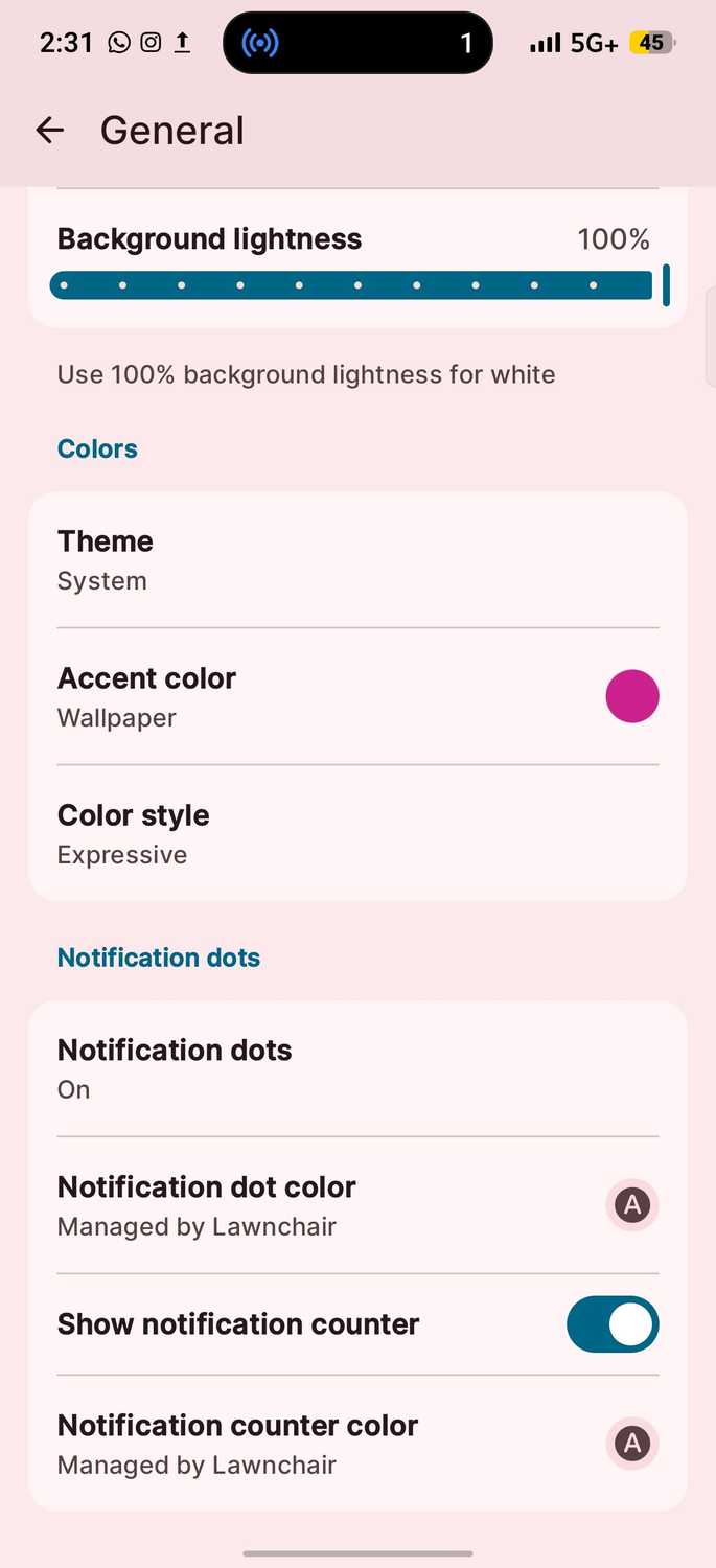 Lawnchair settings showing theme color options and notification dot preferences