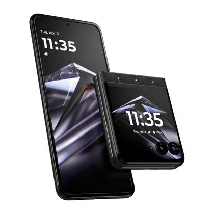 Product box image of the Motorola Swarovski Razer 2026 smartphone