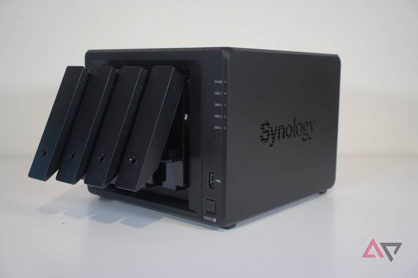 Synology DiskStation DS923+ QNAP TS-464: Which NAS is best?