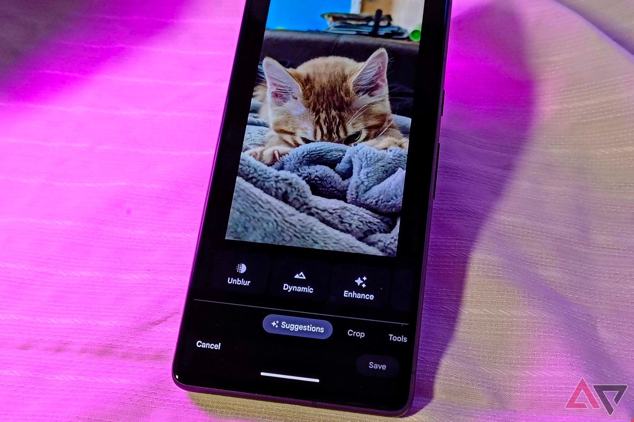 Google Pixel 7 exhibiting a thunder in Google Photos getting edited