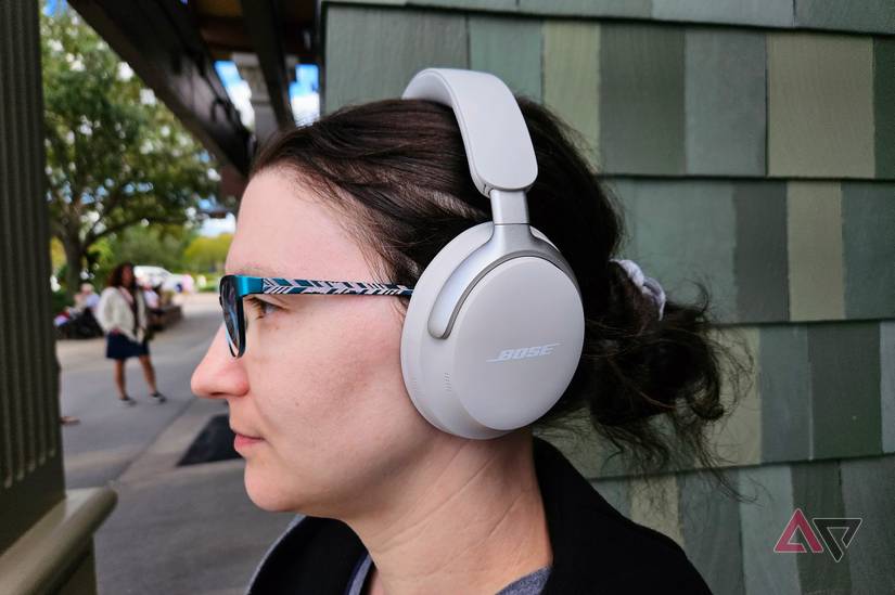 Do the Bose QuietComfort Ultra headphones support USB-C playback?