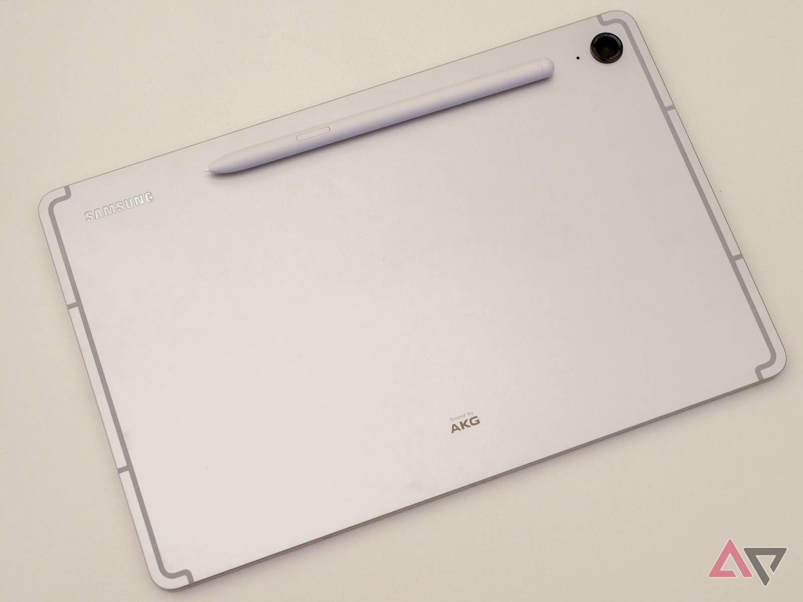 Does the Samsung Galaxy Tab S9 FE have 5G?
